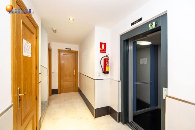 1 sovrum Takvåning till salu i La Zubia med garage - 159 000 € (Ref: 9434283)