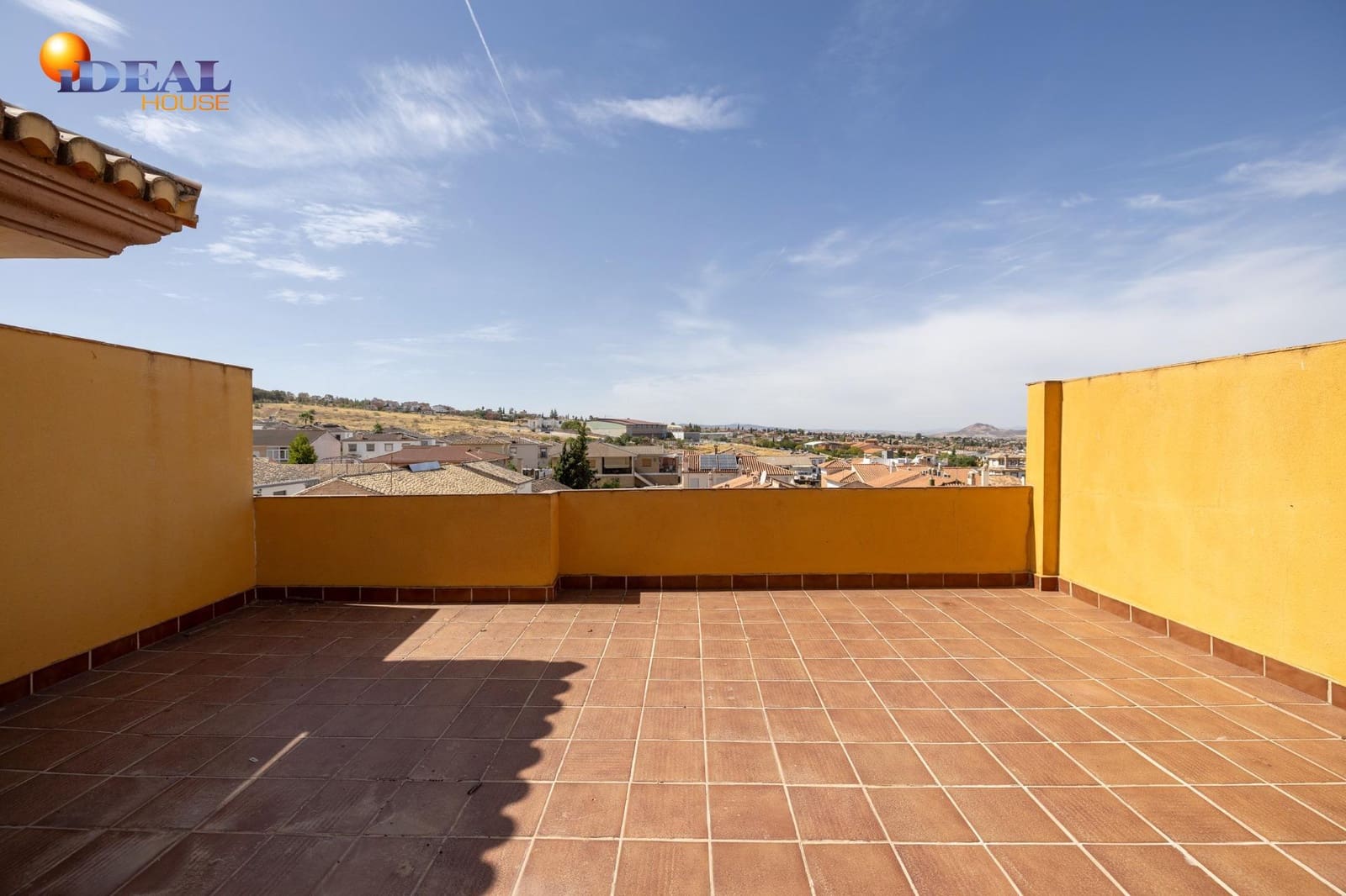 1 sovrum Takvåning till salu i La Zubia med garage - 159 000 € (Ref: 9434283)