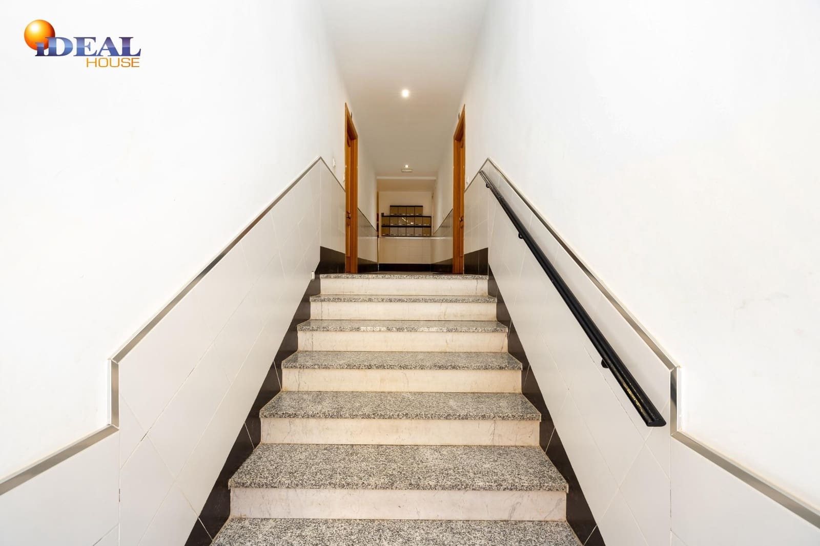 1 sovrum Takvåning till salu i La Zubia med garage - 159 000 € (Ref: 9434283)