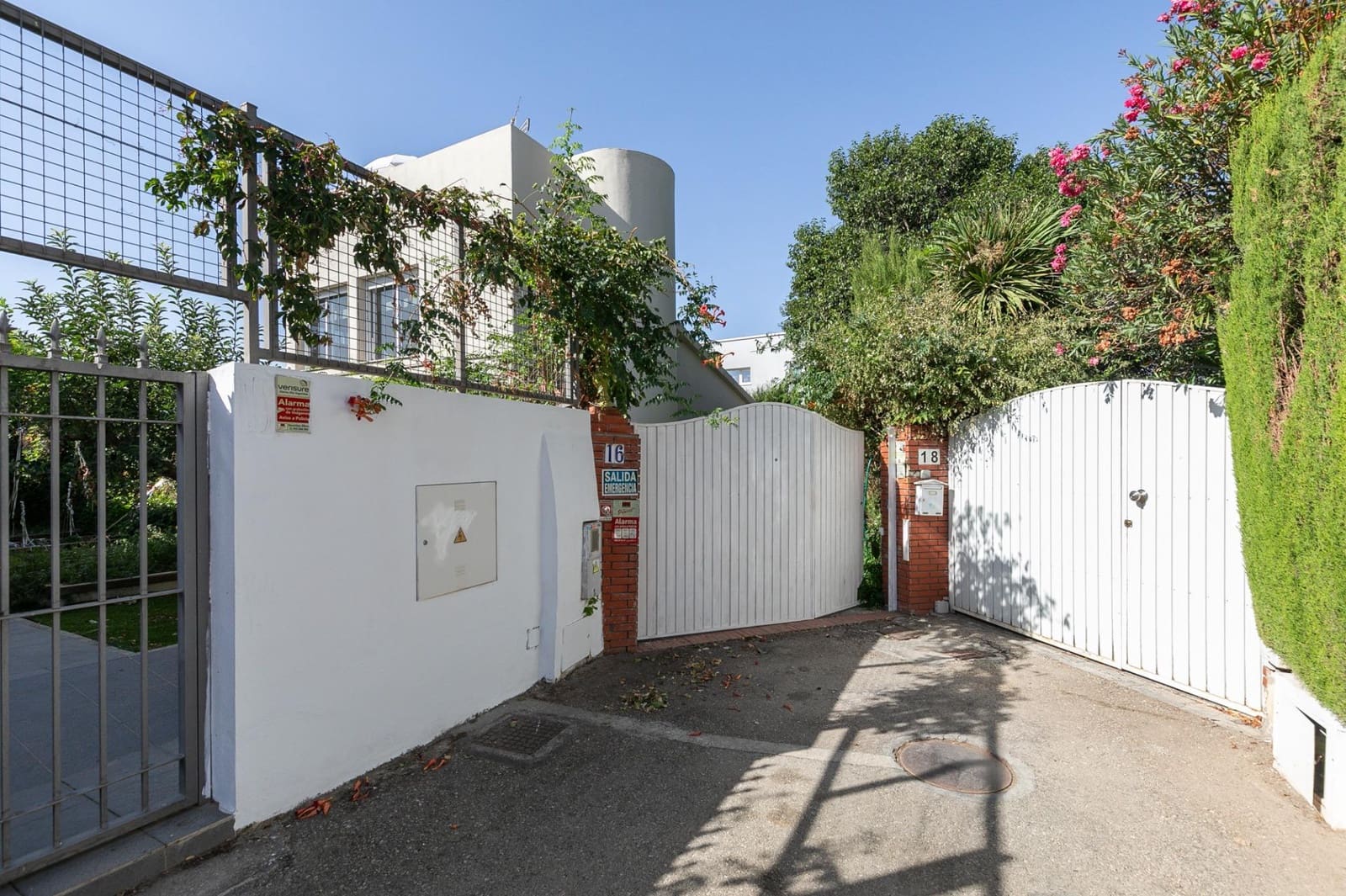 4 soverom Villa til salgs i Las Gabias med svømmebasseng garasje - € 439 000 (Ref: 9434284)