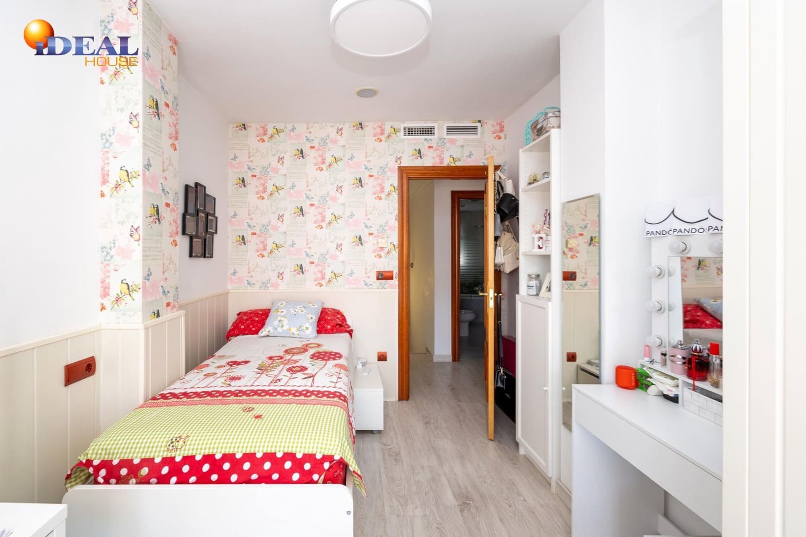 3 makuuhuone Omakotitalo myytävänä paikassa Maracena mukana 
autotalli - 270 000 € (Ref: 9434286)