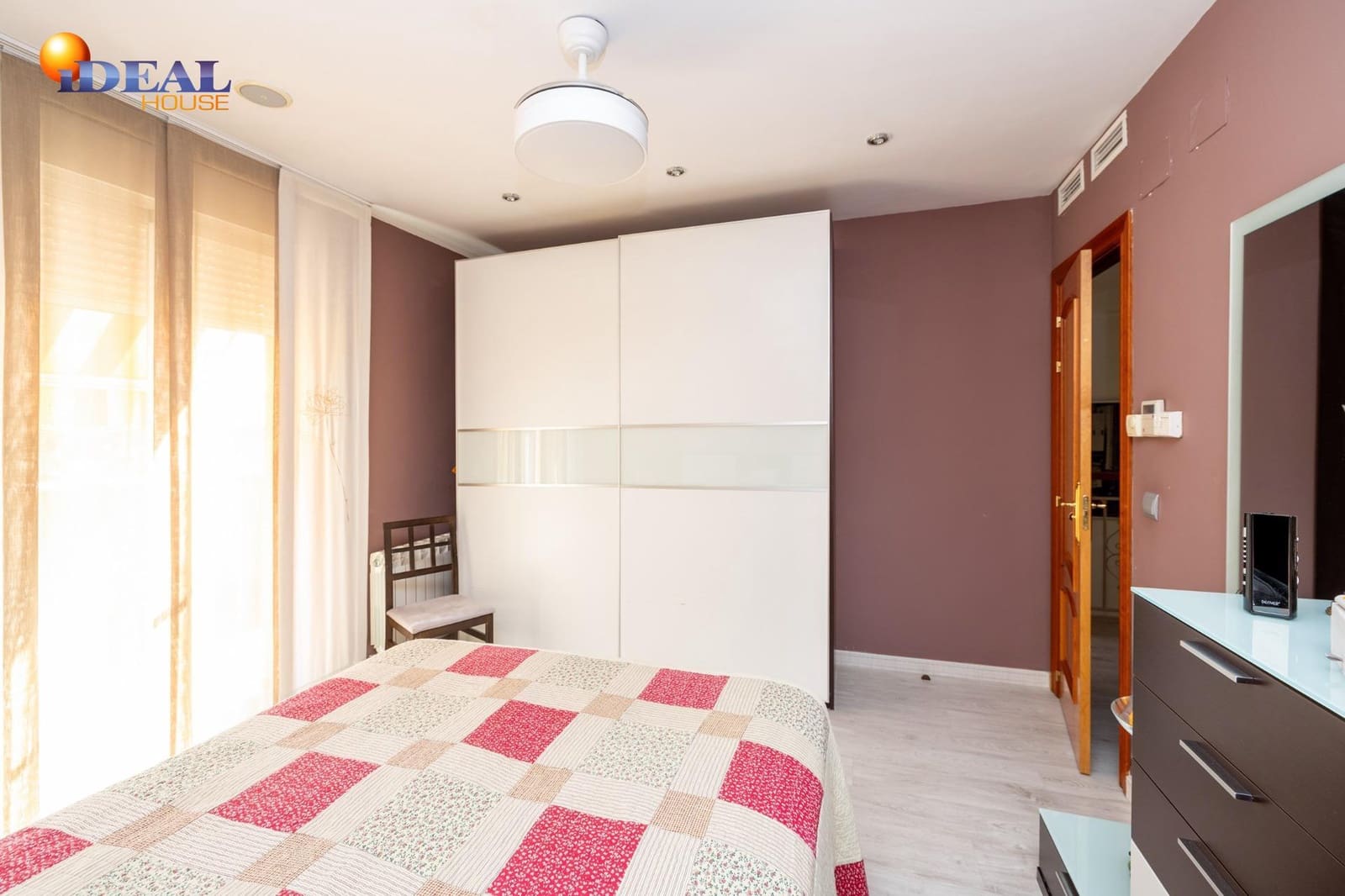 3 makuuhuone Omakotitalo myytävänä paikassa Maracena mukana 
autotalli - 270 000 € (Ref: 9434286)