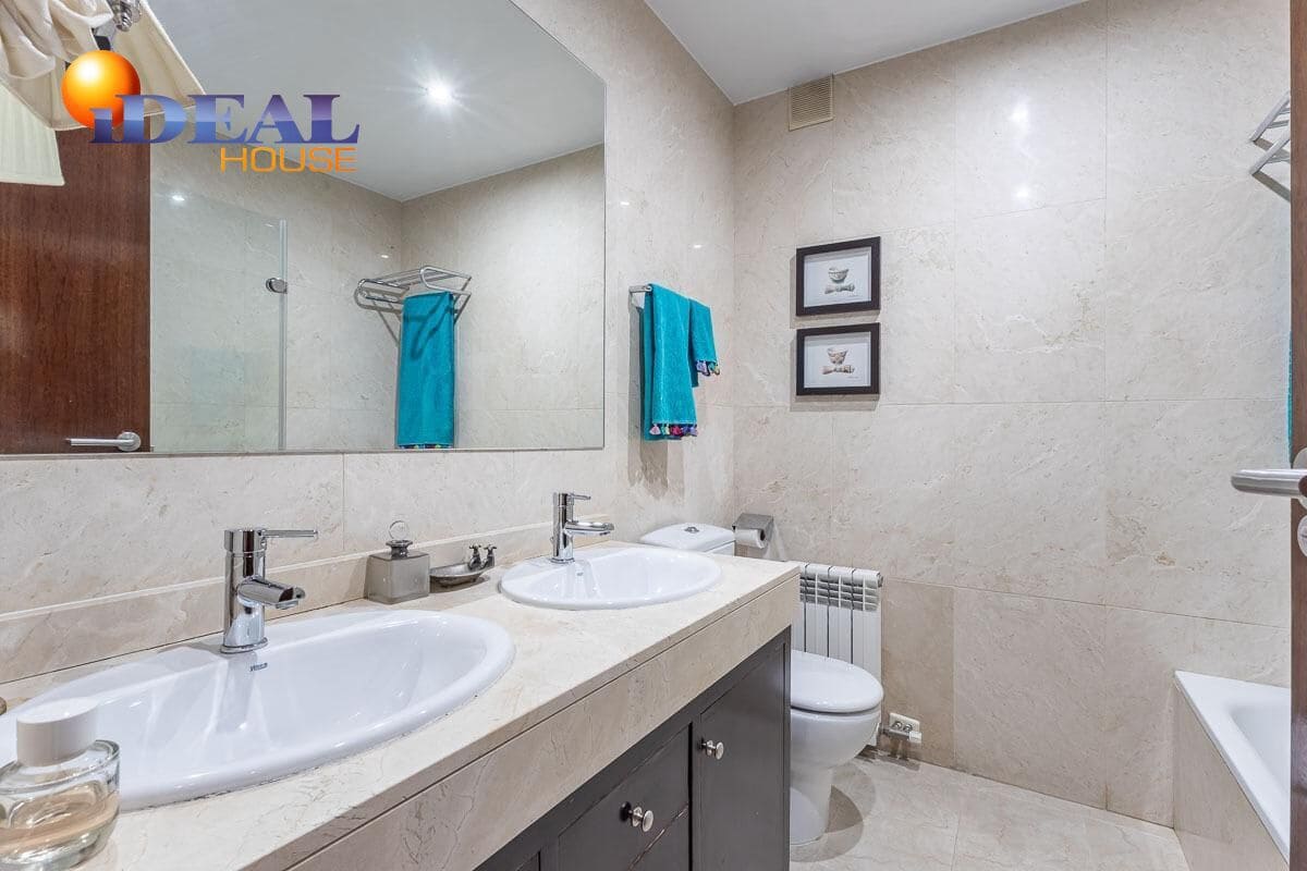 3 makuuhuone Huoneisto myytävänä paikassa Granada kaupunki mukana 
autotalli - 530 000 € (Ref: 9434287)