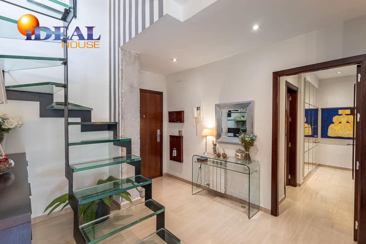 3 makuuhuone Huoneisto myytävänä paikassa Granada kaupunki mukana 
autotalli - 530 000 € (Ref: 9434287)