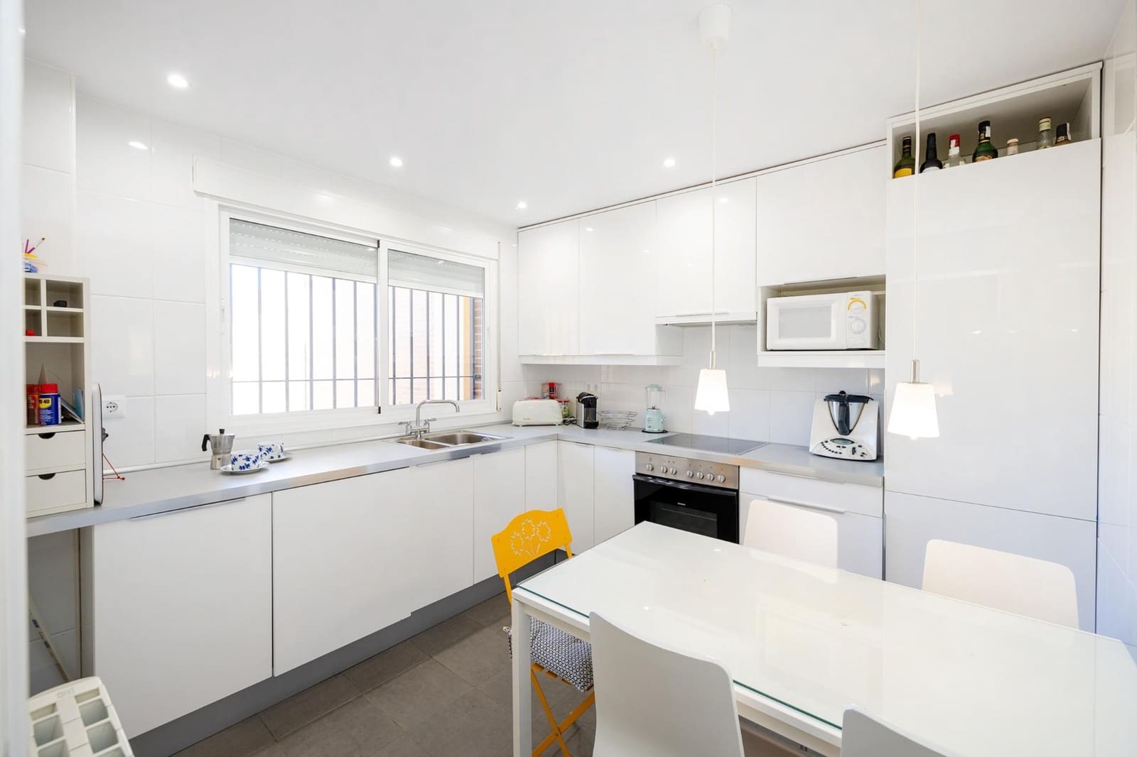 3 soverom Villa til salgs i Las Gabias med svømmebasseng garasje - € 260 000 (Ref: 9434291)