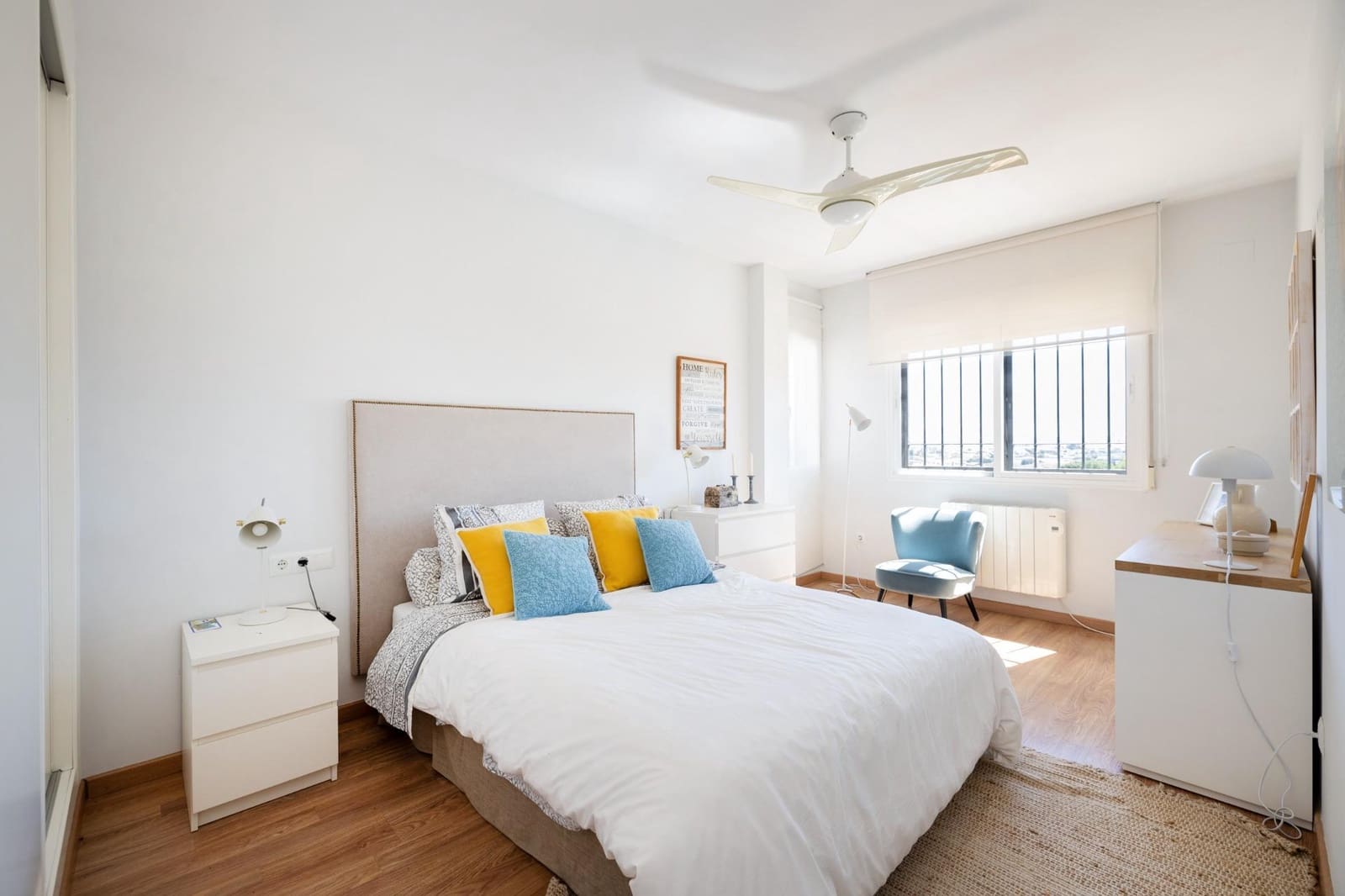 3 soverom Villa til salgs i Las Gabias med svømmebasseng garasje - € 260 000 (Ref: 9434291)