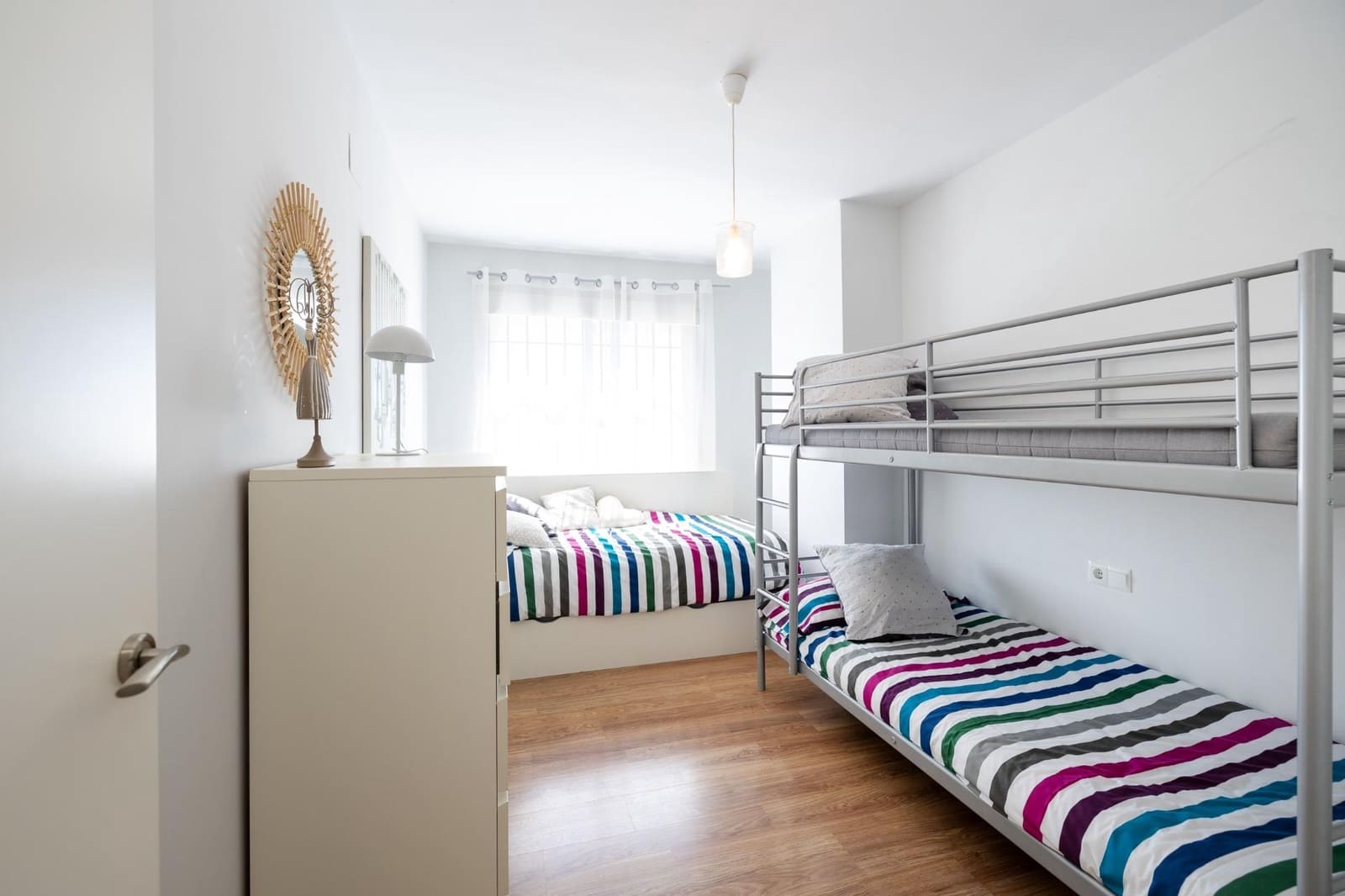 3 soverom Villa til salgs i Las Gabias med svømmebasseng garasje - € 260 000 (Ref: 9434291)