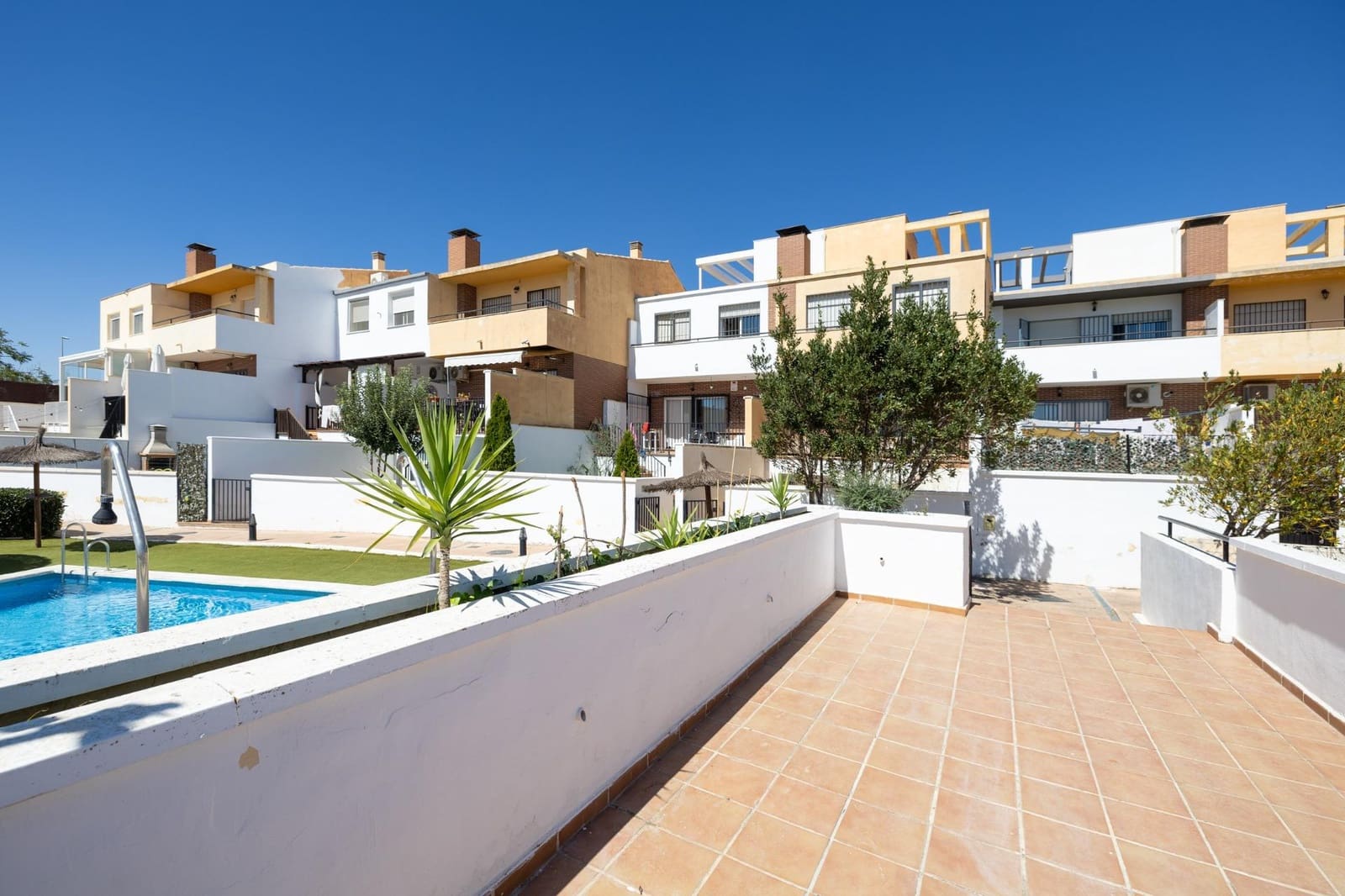 3 soverom Villa til salgs i Las Gabias med svømmebasseng garasje - € 260 000 (Ref: 9434291)