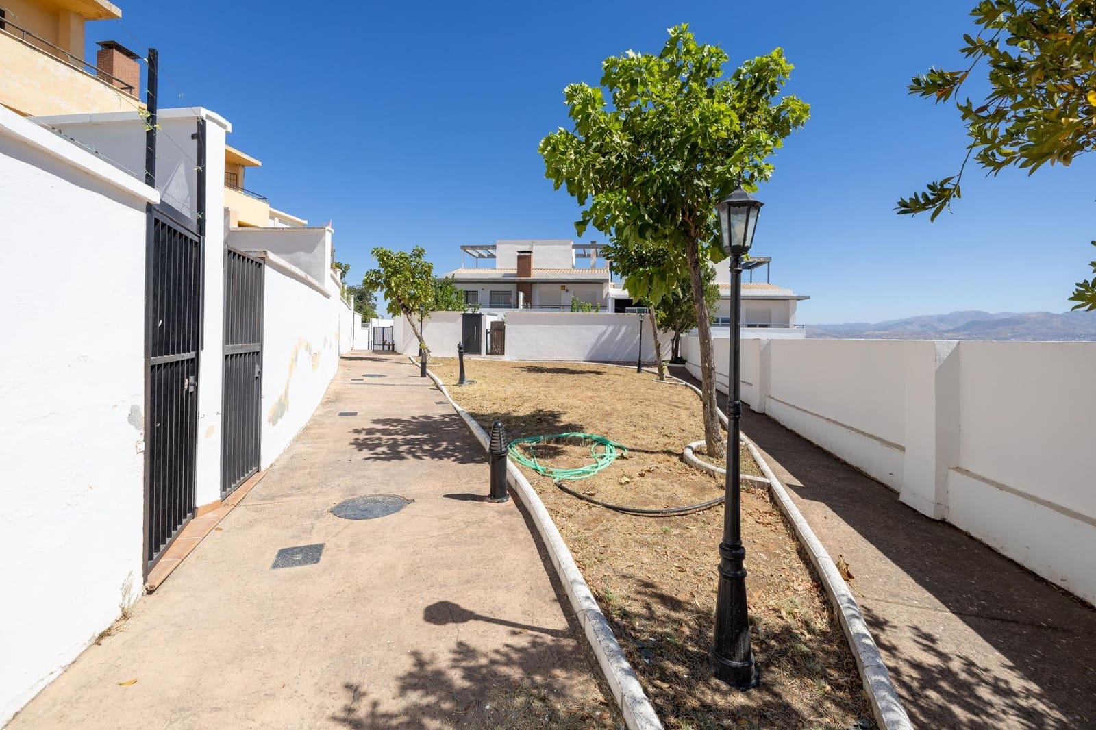 3 soverom Villa til salgs i Las Gabias med svømmebasseng garasje - € 260 000 (Ref: 9434291)