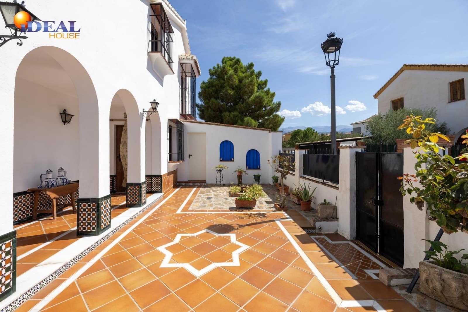 5 bedroom Villa for sale in Ogijares - € 429,900 (Ref: 9434292)