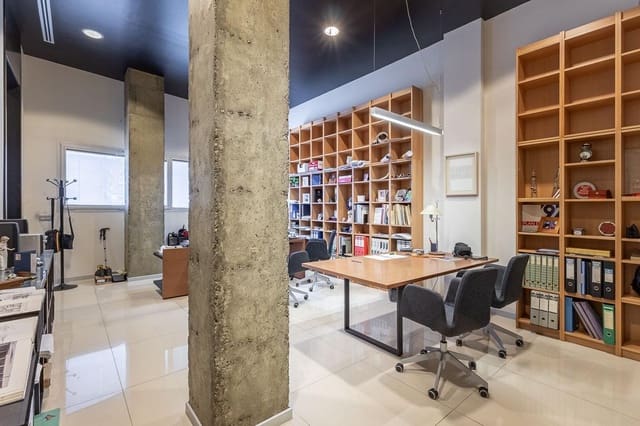 Kaupallinen myytävänä paikassa San Francisco Javier, Granada kaupunki - 495 000 € (Ref: 9434299)