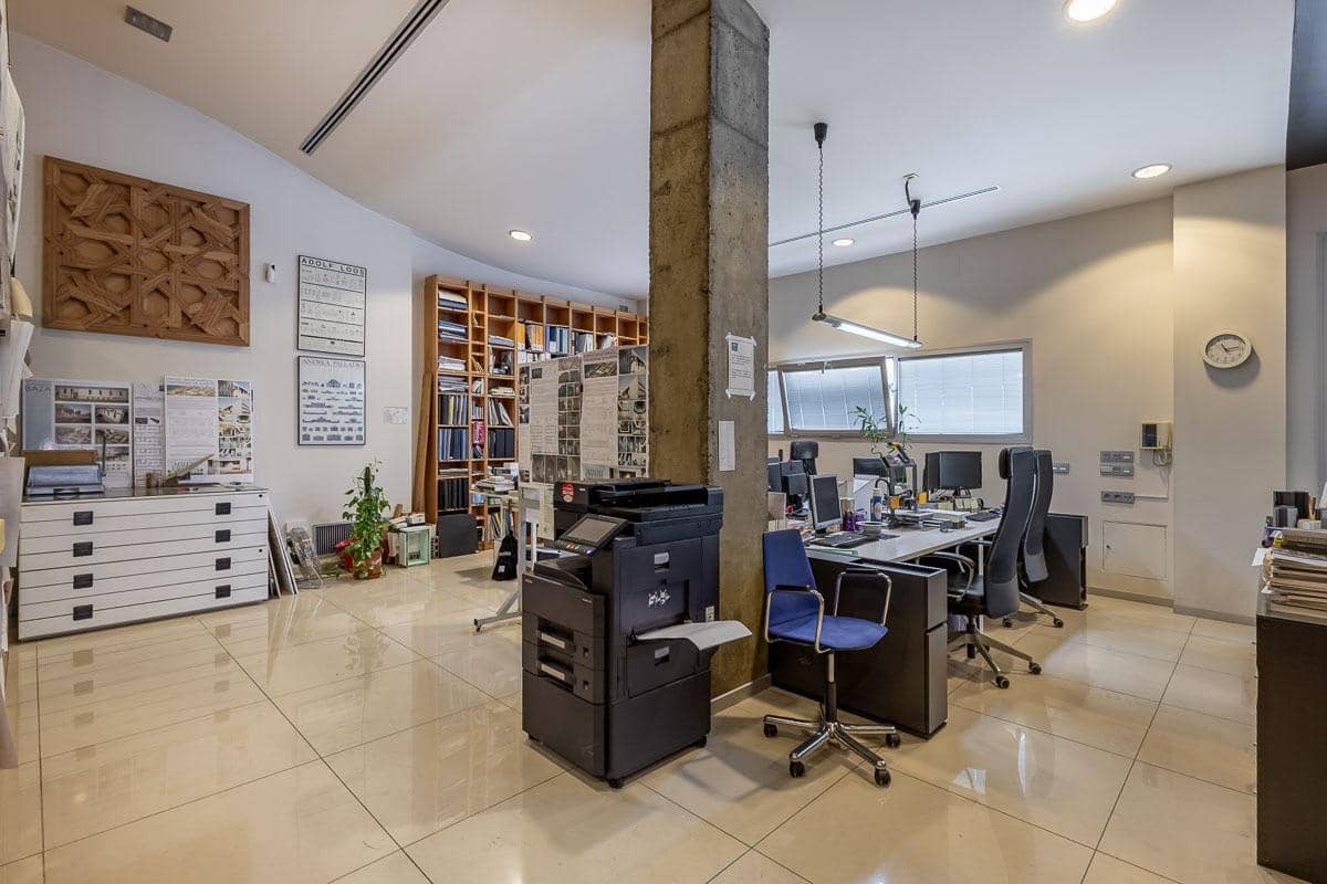 Kaupallinen myytävänä paikassa Granada kaupunki - 495 000 € (Ref: 9434299)