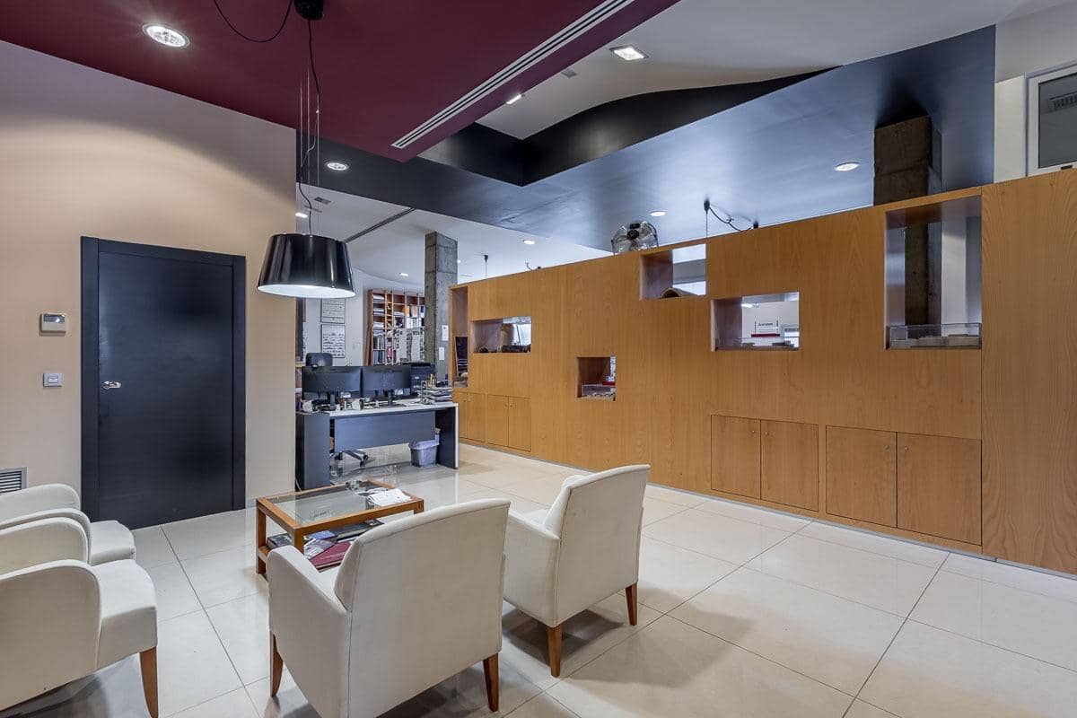 Kaupallinen myytävänä paikassa Granada kaupunki - 495 000 € (Ref: 9434299)