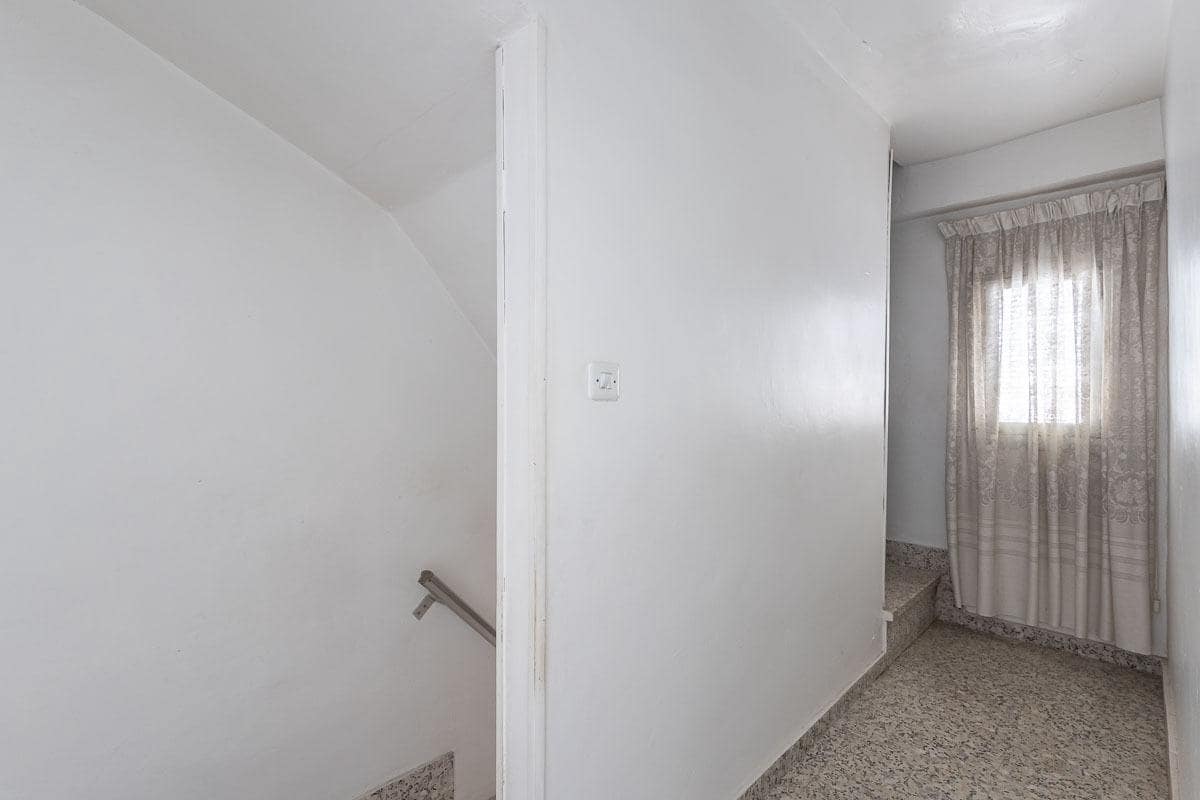 Casa de 5 habitaciones en Güéjar Sierra en venta - 79.500 € (Ref: 9434300)