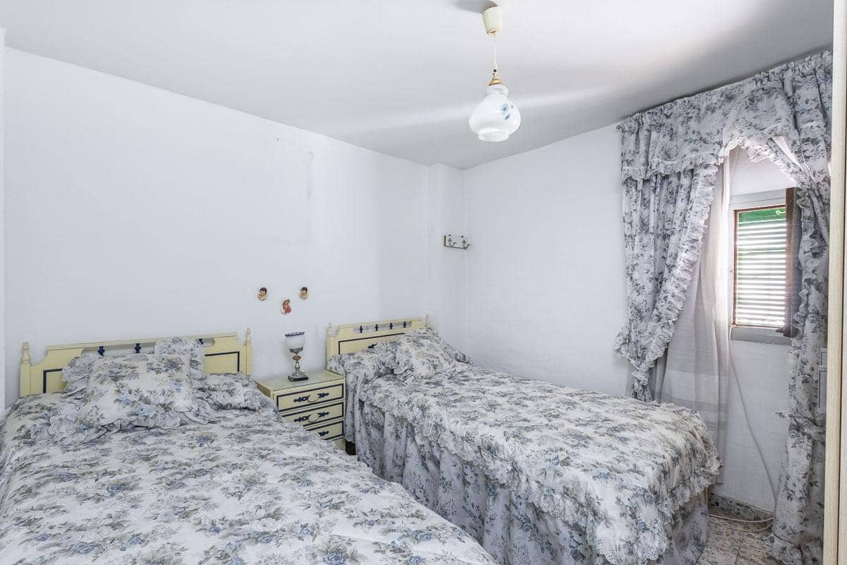 Casa de 5 habitaciones en Güéjar Sierra en venta - 79.500 € (Ref: 9434300)