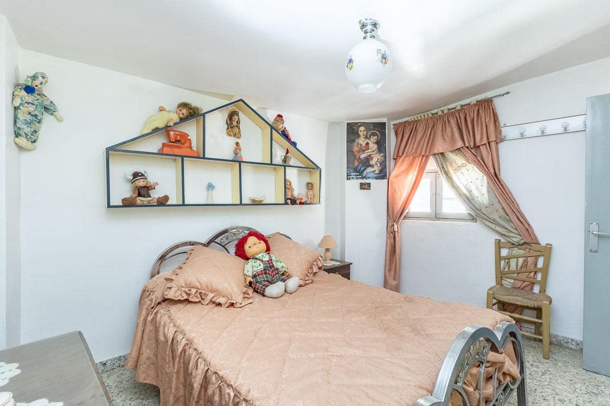 Casa de 5 habitaciones en Güéjar Sierra en venta - 79.500 € (Ref: 9434300)