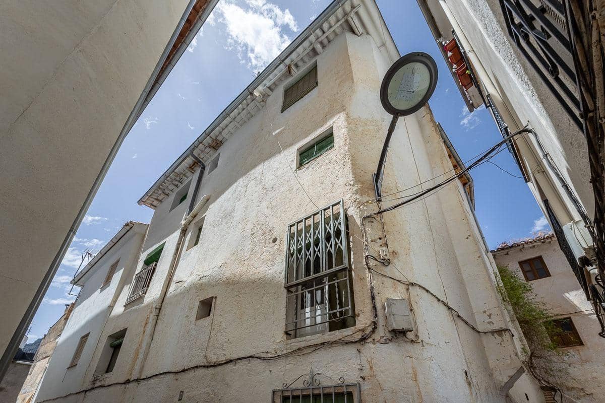 Casa de 5 habitaciones en Güéjar Sierra en venta - 79.500 € (Ref: 9434300)