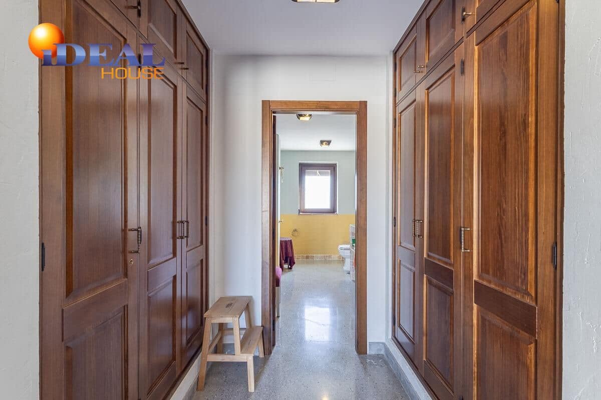 4 chambre Villa/Maison à vendre à Atarfe avec piscine garage - 395 000 € (Ref: 9434303)