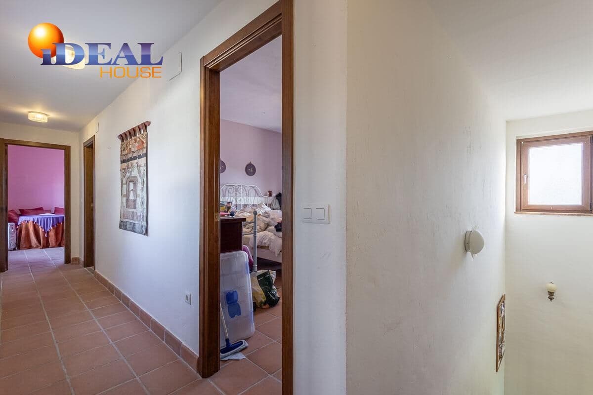 4 chambre Villa/Maison à vendre à Atarfe avec piscine garage - 395 000 € (Ref: 9434303)