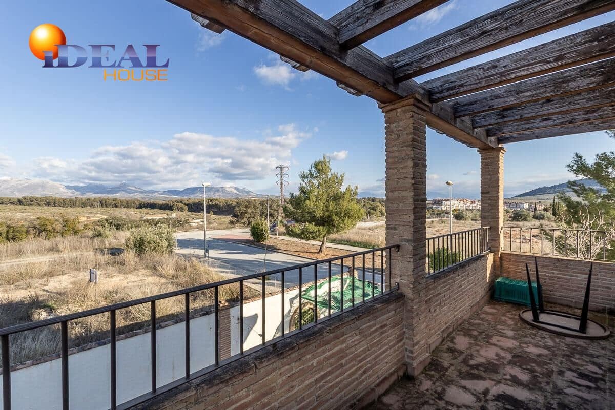 4 chambre Villa/Maison à vendre à Atarfe avec piscine garage - 395 000 € (Ref: 9434303)