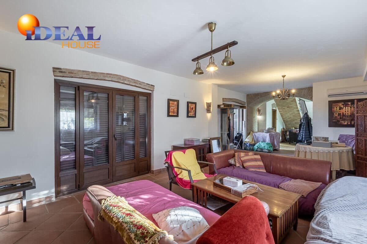 4 chambre Villa/Maison à vendre à Atarfe avec piscine garage - 395 000 € (Ref: 9434303)