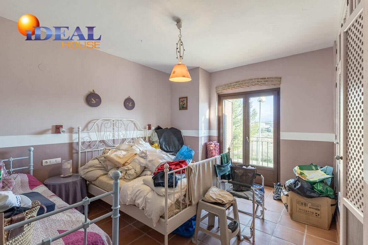 4 chambre Villa/Maison à vendre à Atarfe avec piscine garage - 395 000 € (Ref: 9434303)