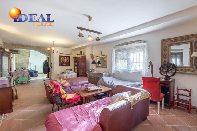 4 chambre Villa/Maison à vendre à Atarfe avec piscine garage - 395 000 € (Ref: 9434303)