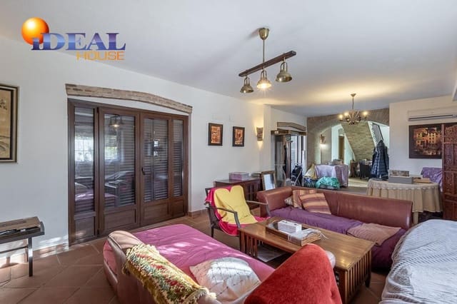 4 chambre Villa/Maison à vendre à Atarfe avec piscine garage - 395 000 € (Ref: 9434303)