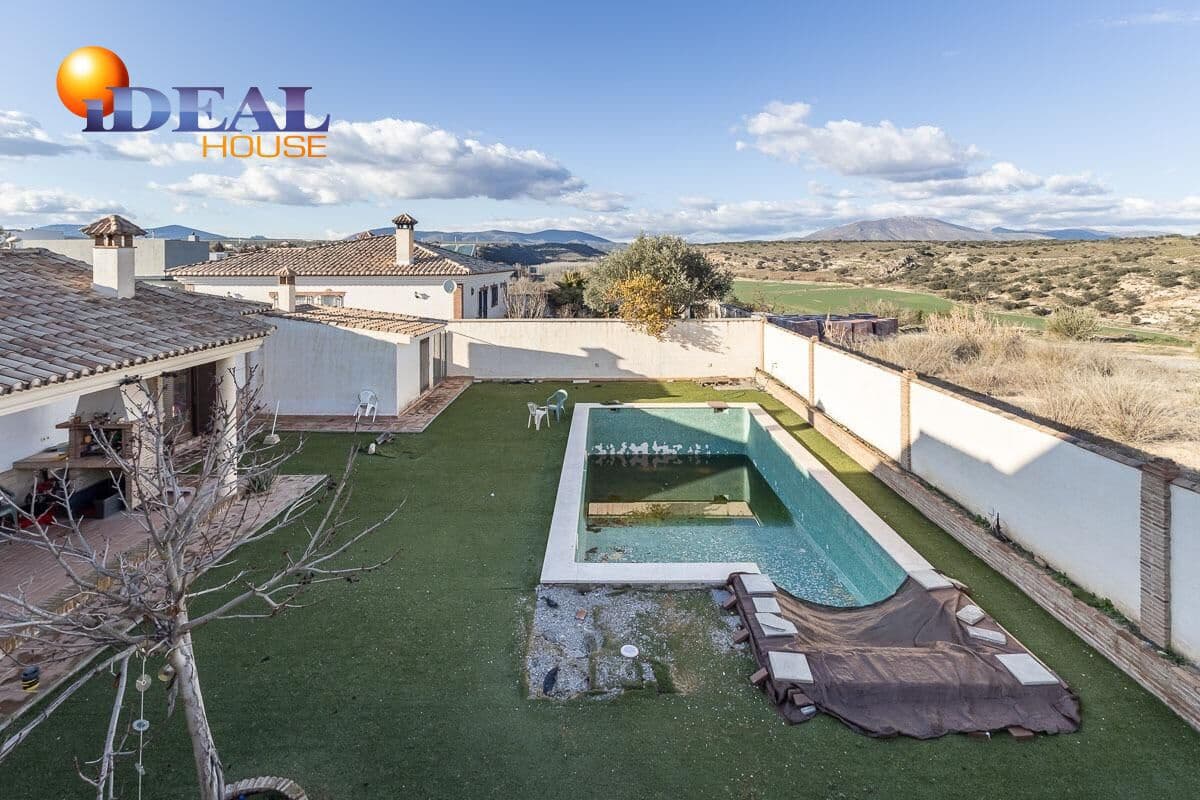 4 chambre Villa/Maison à vendre à Atarfe avec piscine garage - 395 000 € (Ref: 9434303)