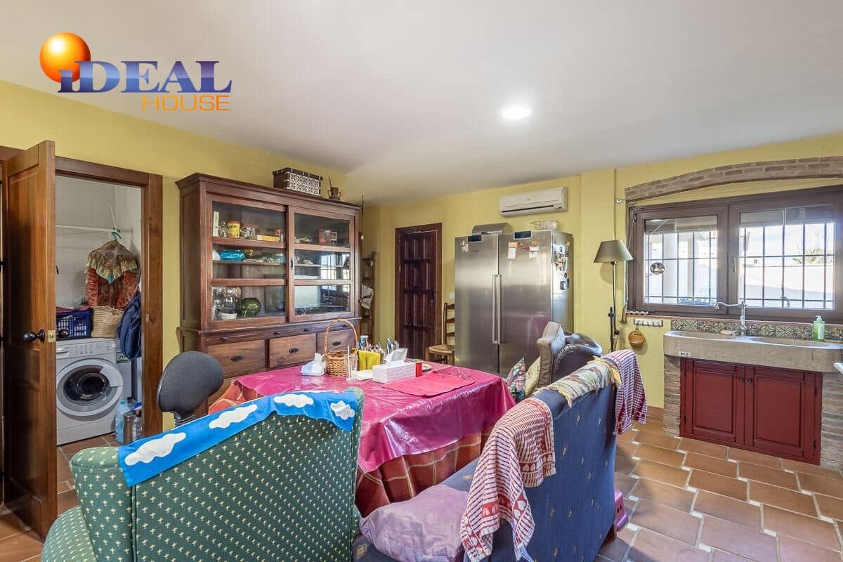 4 chambre Villa/Maison à vendre à Atarfe avec piscine garage - 395 000 € (Ref: 9434303)