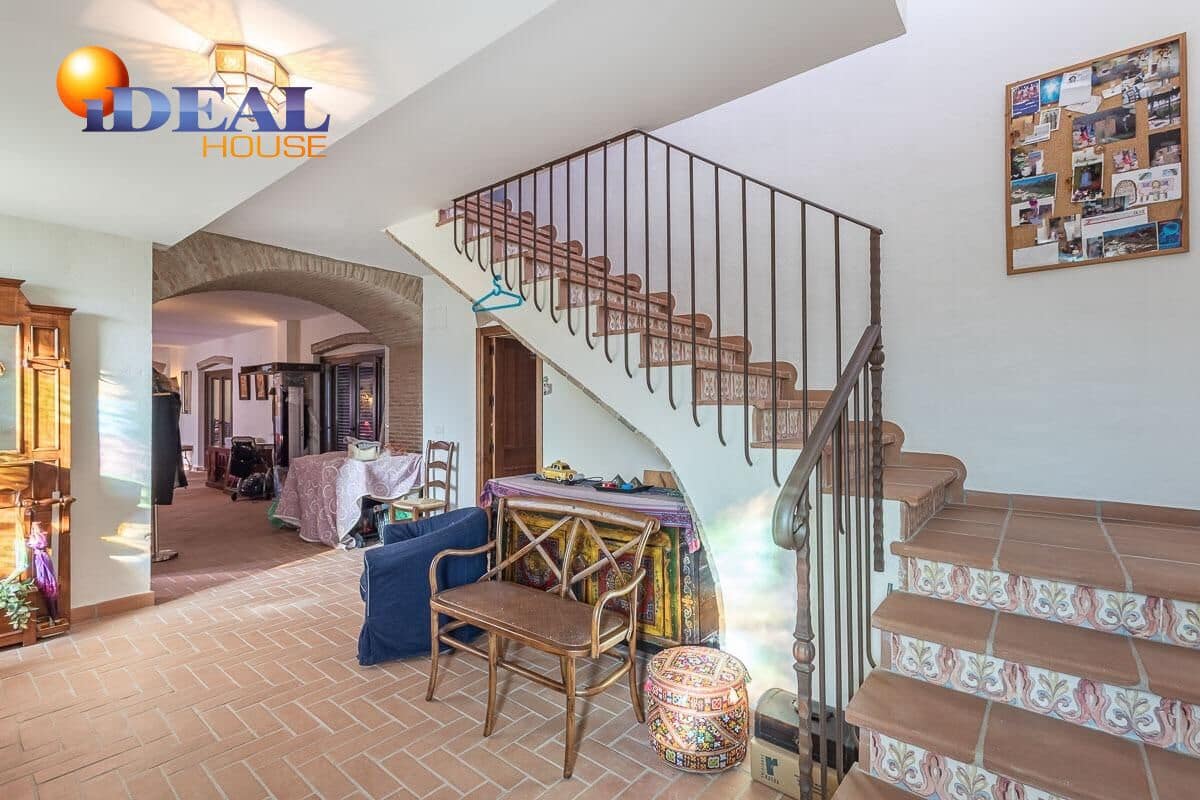 4 chambre Villa/Maison à vendre à Atarfe avec piscine garage - 395 000 € (Ref: 9434303)