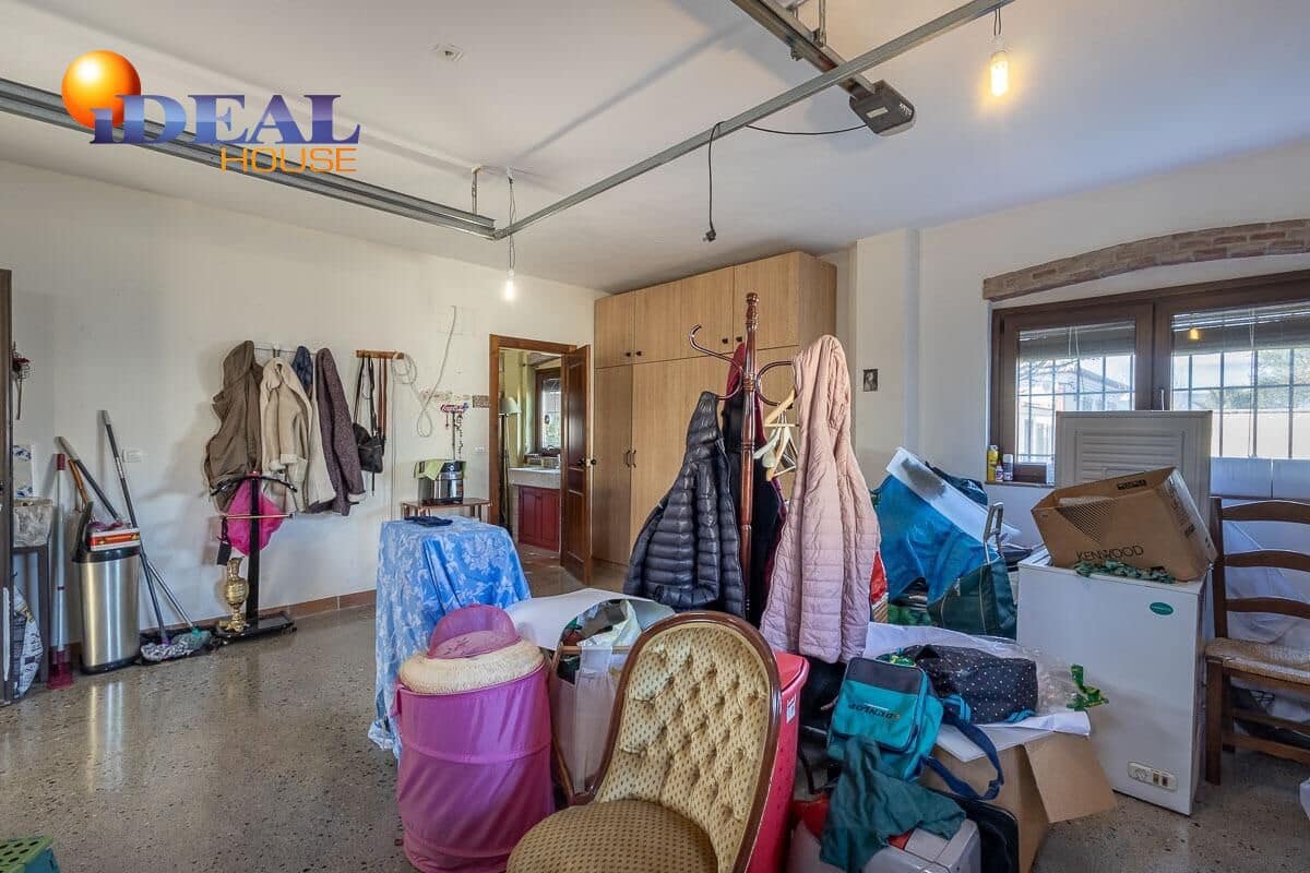 4 chambre Villa/Maison à vendre à Atarfe avec piscine garage - 395 000 € (Ref: 9434303)