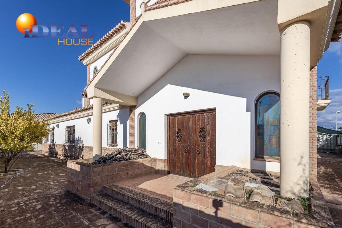 4 chambre Villa/Maison à vendre à Atarfe avec piscine garage - 395 000 € (Ref: 9434303)