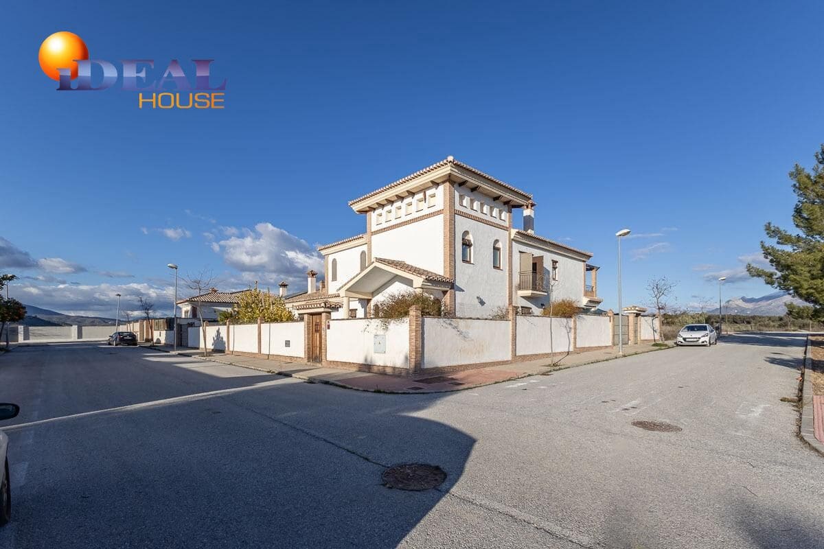 4 chambre Villa/Maison à vendre à Atarfe avec piscine garage - 395 000 € (Ref: 9434303)