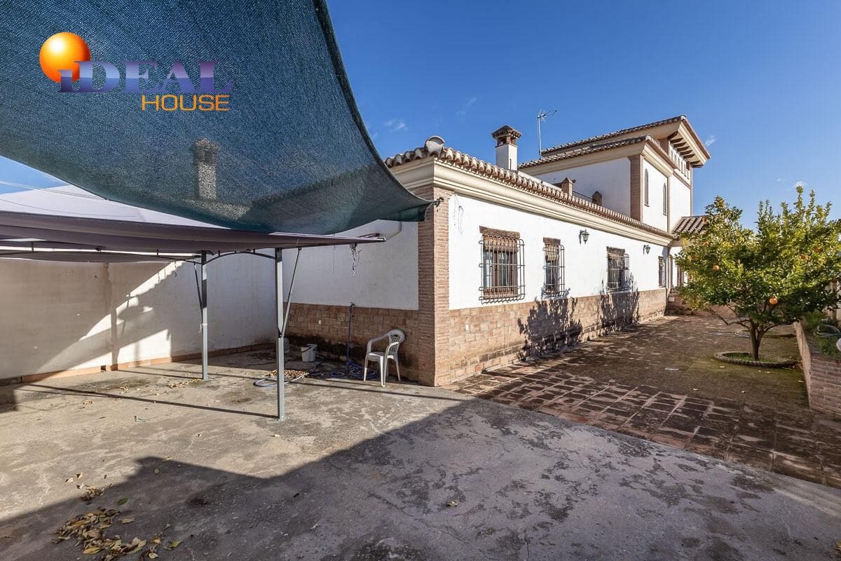 4 chambre Villa/Maison à vendre à Atarfe avec piscine garage - 395 000 € (Ref: 9434303)