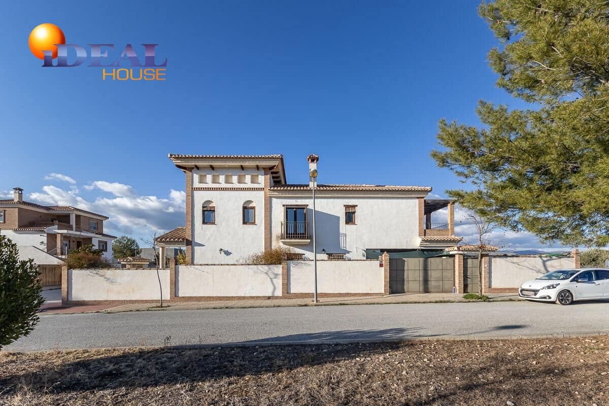 4 chambre Villa/Maison à vendre à Atarfe avec piscine garage - 395 000 € (Ref: 9434303)