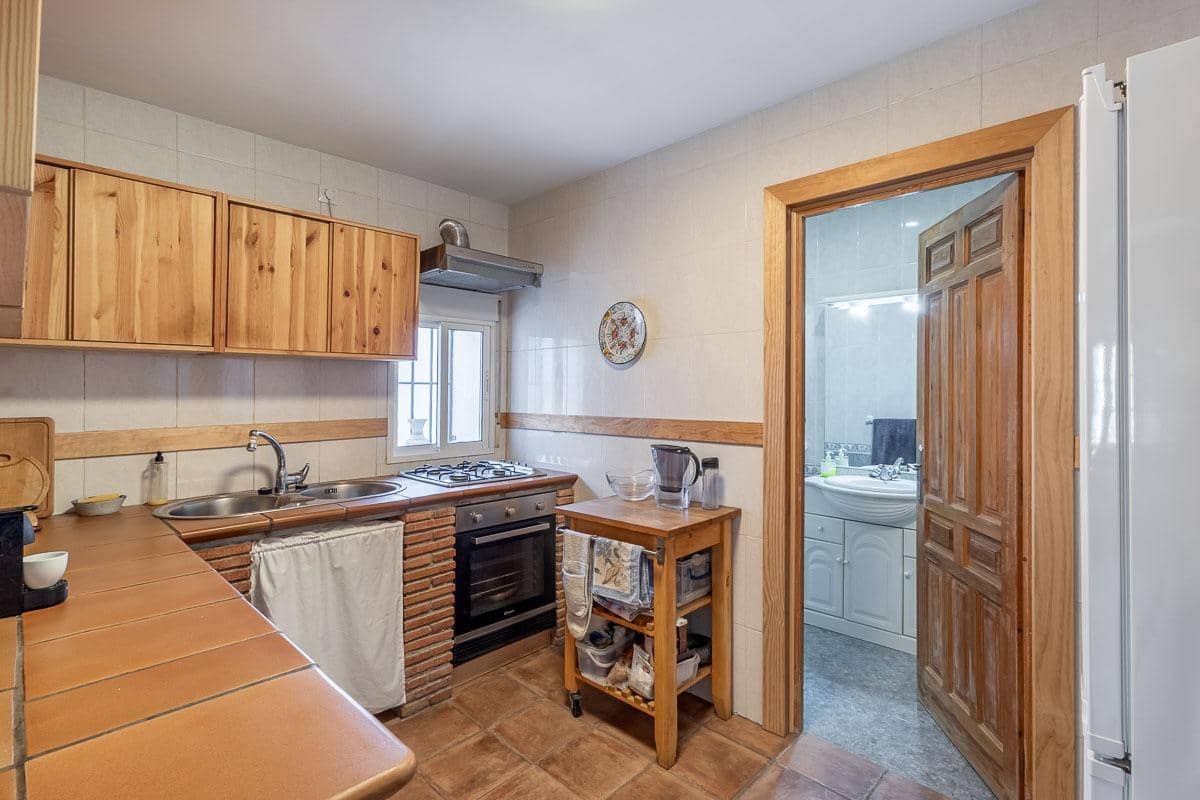 4 makuuhuone Omakotitalo myytävänä paikassa Arenas del Rey mukana 
autotalli - 155 000 € (Ref: 9434305)