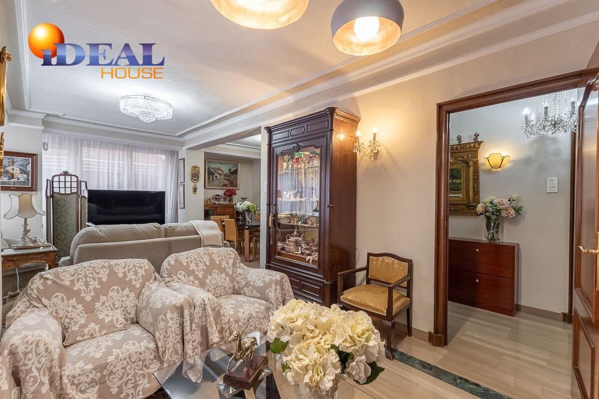 Piso de 3 habitaciones en Granada ciudad en venta con garaje - 479.900 € (Ref: 9434306)