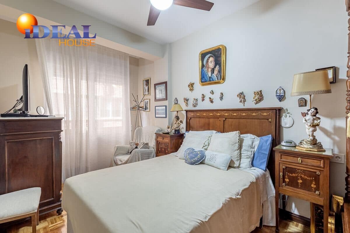 Piso de 3 habitaciones en Granada ciudad en venta con garaje - 479.900 € (Ref: 9434306)