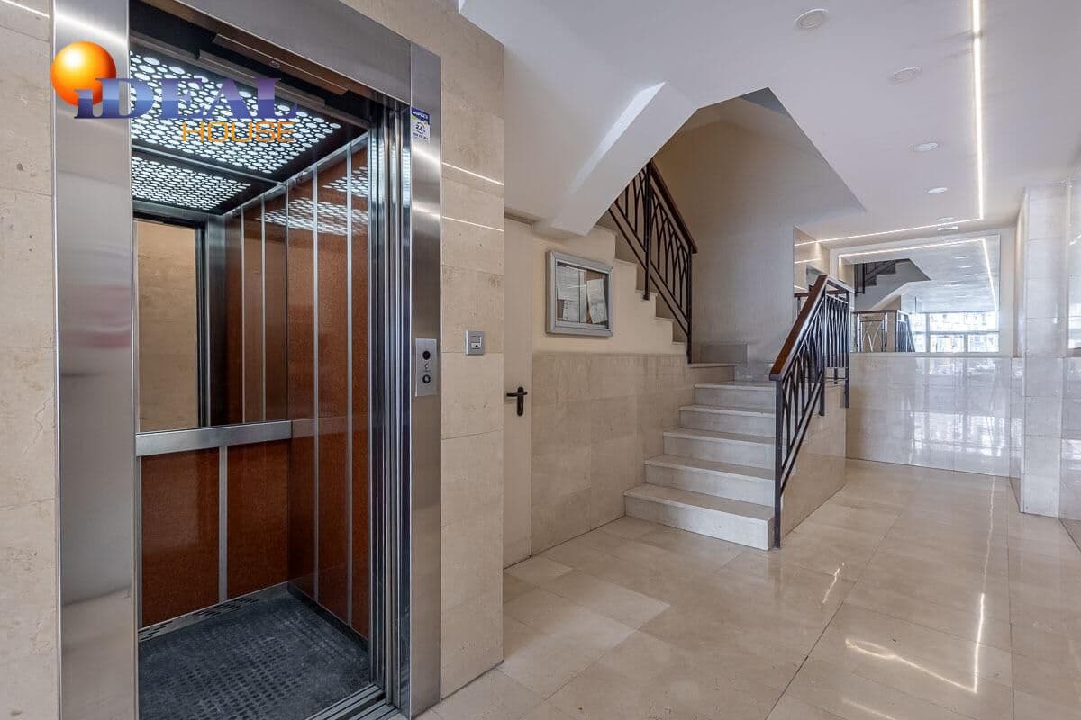 Piso de 3 habitaciones en Granada ciudad en venta con garaje - 479.900 € (Ref: 9434306)