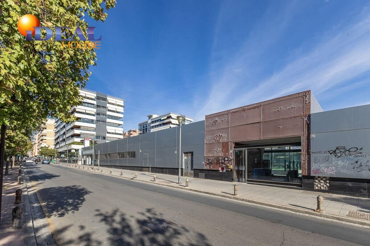 Piso de 3 habitaciones en Granada ciudad en venta con garaje - 479.900 € (Ref: 9434306)