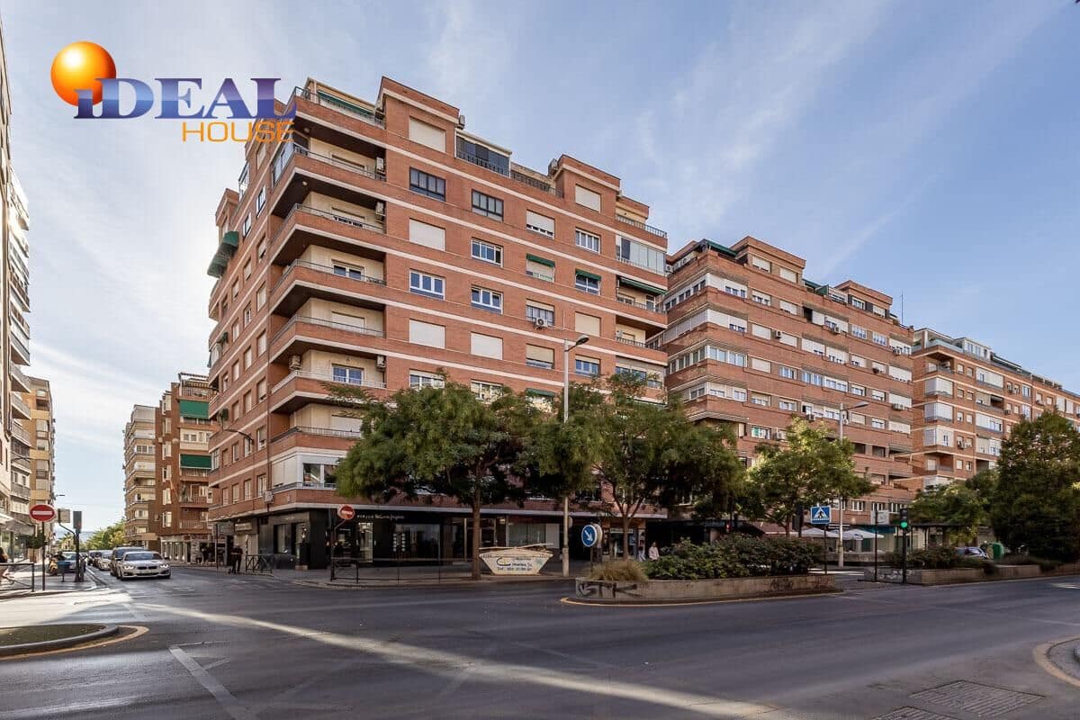 Piso de 3 habitaciones en Granada ciudad en venta con garaje - 479.900 € (Ref: 9434306)
