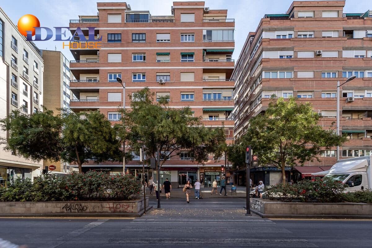 Piso de 3 habitaciones en Granada ciudad en venta con garaje - 479.900 € (Ref: 9434306)
