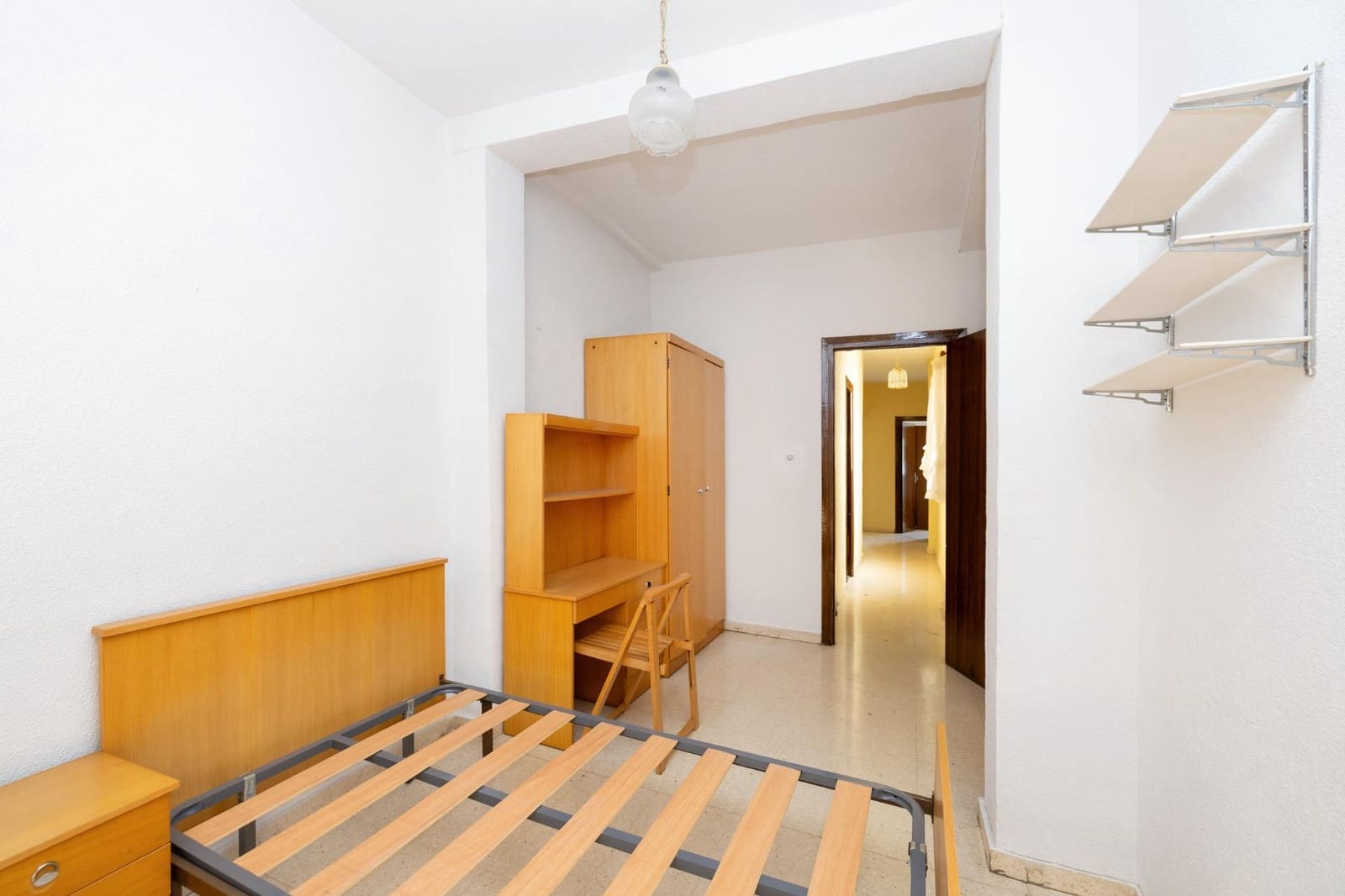 3 bedroom Flat for sale in Iznalloz - € 30,000 (Ref: 9434307)