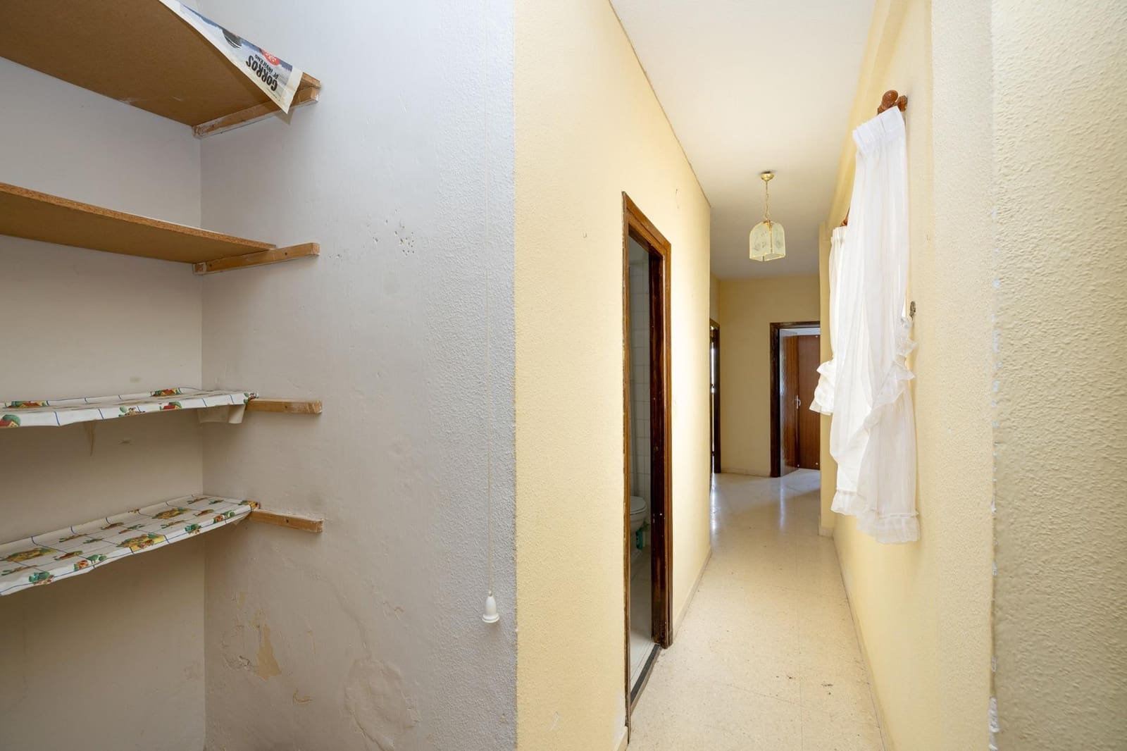 3 bedroom Flat for sale in Iznalloz - € 30,000 (Ref: 9434307)