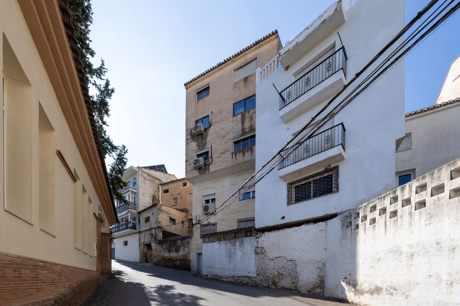 3 bedroom Flat for sale in Iznalloz - € 30,000 (Ref: 9434307)