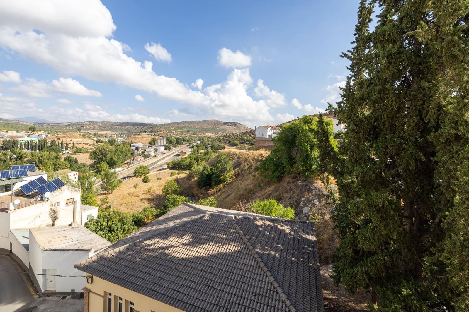 3 bedroom Flat for sale in Iznalloz - € 30,000 (Ref: 9434307)