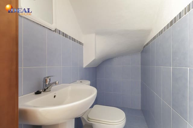 3 slaapkamer Rijtjeshuis te koop in Güevéjar met garage - € 165.000 (Ref: 9434316)