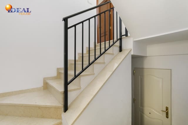 3 slaapkamer Rijtjeshuis te koop in Güevéjar met garage - € 165.000 (Ref: 9434316)