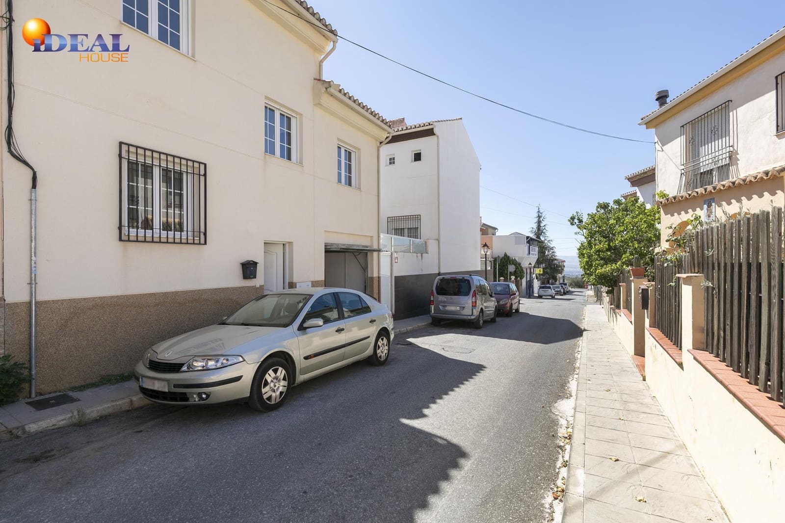 3 slaapkamer Rijtjeshuis te koop in Guevejar met garage - € 165.000 (Ref: 9434316)